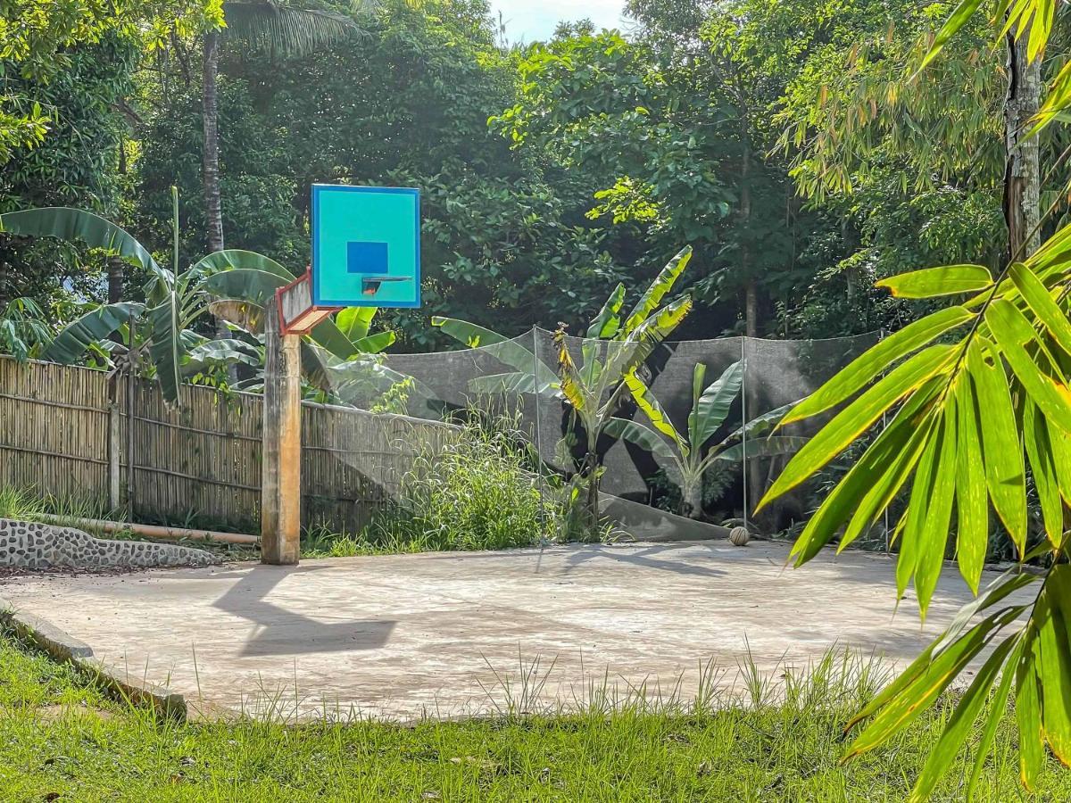 Blue Moon Guesthouse Puerto Princesa Luaran gambar