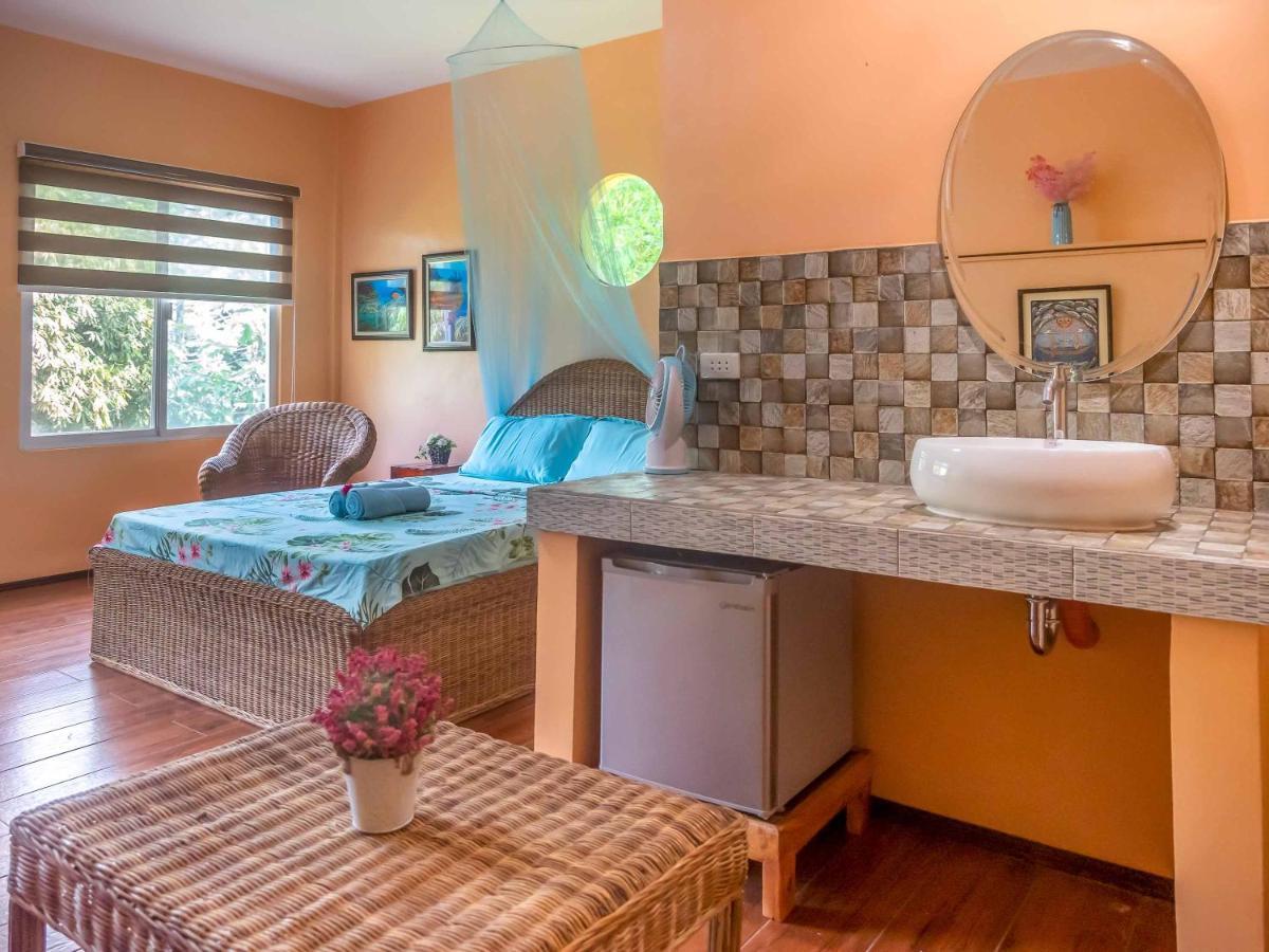 Blue Moon Guesthouse Puerto Princesa Luaran gambar