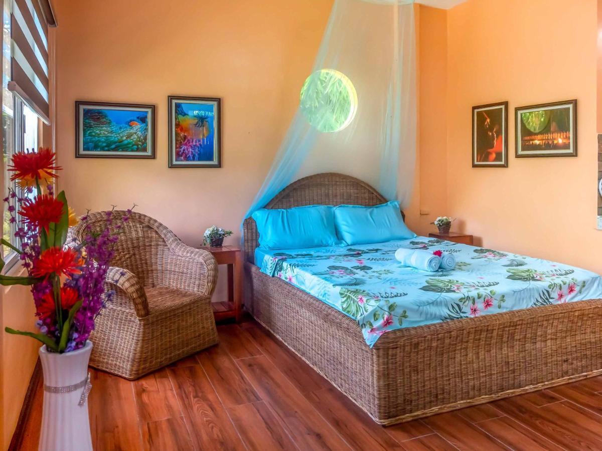 Blue Moon Guesthouse Puerto Princesa Luaran gambar