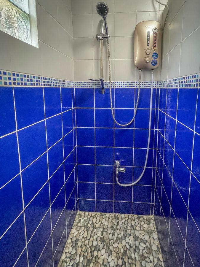 Blue Moon Guesthouse Puerto Princesa Luaran gambar