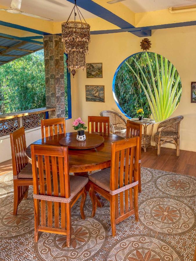 Blue Moon Guesthouse Puerto Princesa Luaran gambar