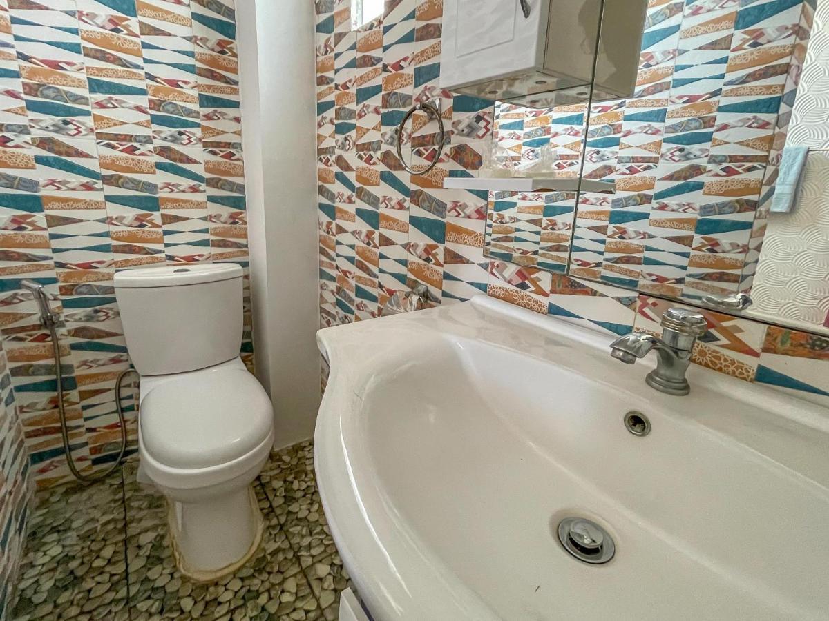 Blue Moon Guesthouse Puerto Princesa Luaran gambar