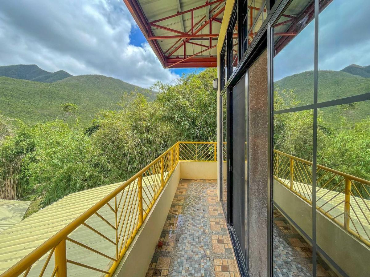 Blue Moon Guesthouse Puerto Princesa Luaran gambar