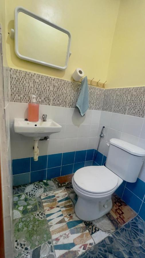 Blue Moon Guesthouse Puerto Princesa Luaran gambar