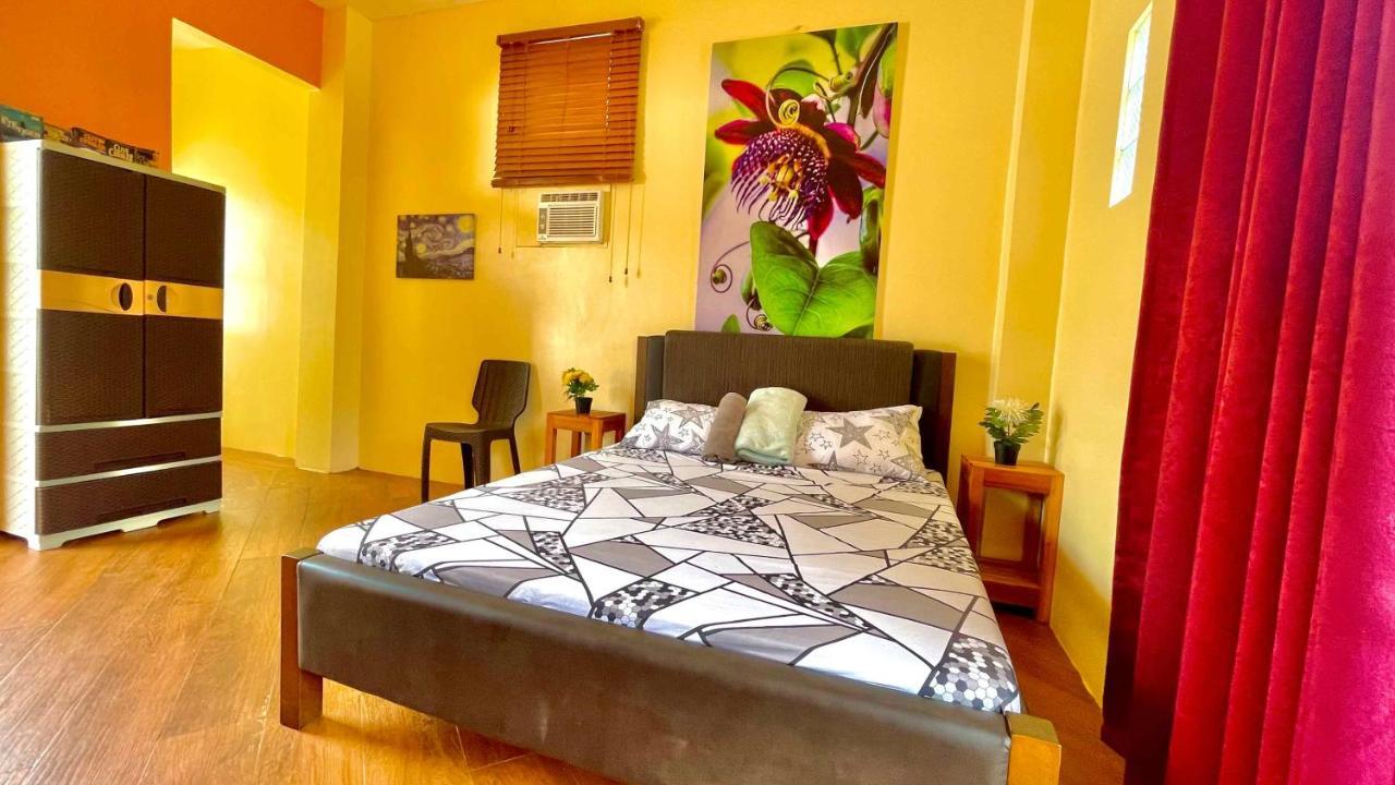 Blue Moon Guesthouse Puerto Princesa Luaran gambar