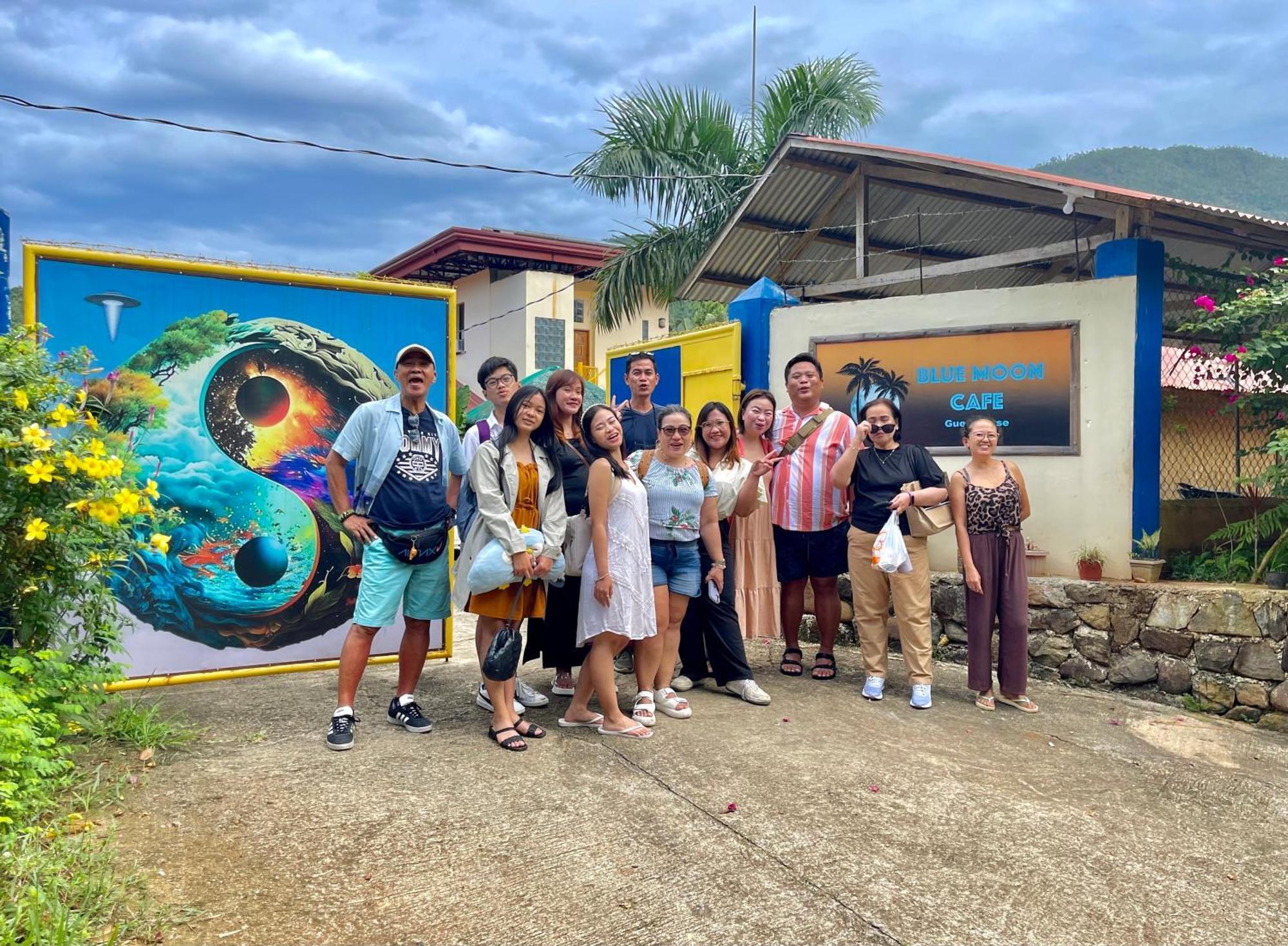Blue Moon Guesthouse Puerto Princesa Luaran gambar